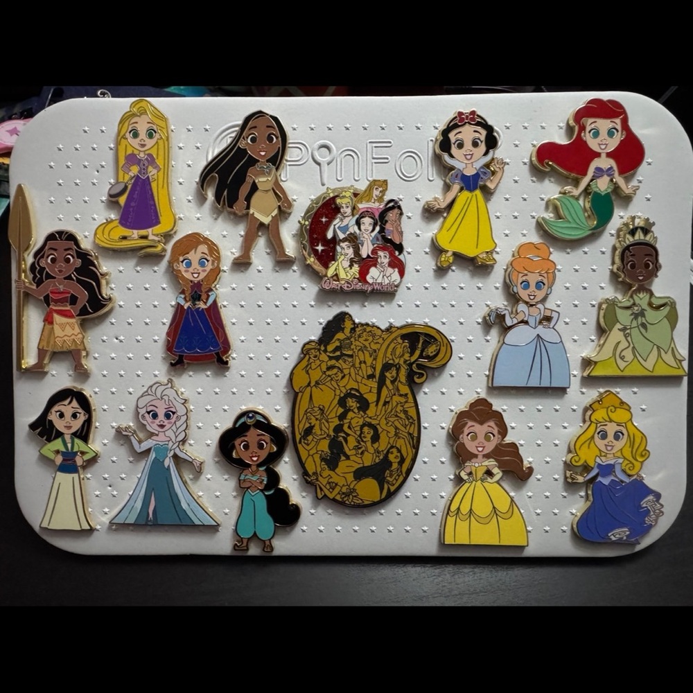 Disney Princess Pin Set + Board